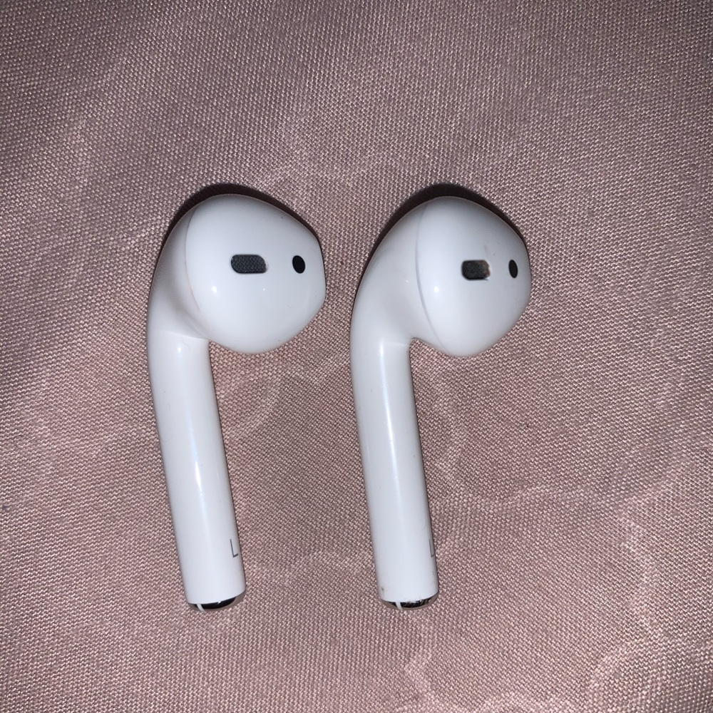 2 left airpods